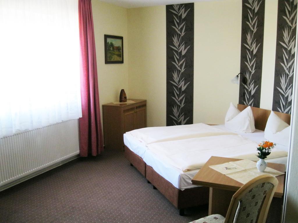 Mucha Ohg Hotel Sembziner Hof Klink Oda fotoğraf